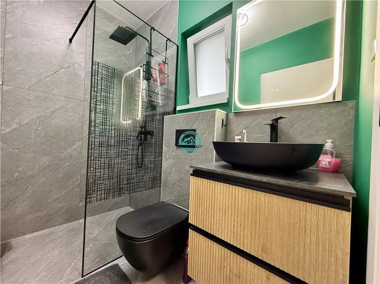 Duplex cu 4 camere cu Canalizare în Livezeni