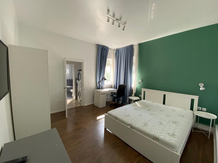 Apartament cu 3 camere decomandat, mobilat în Armeneasca