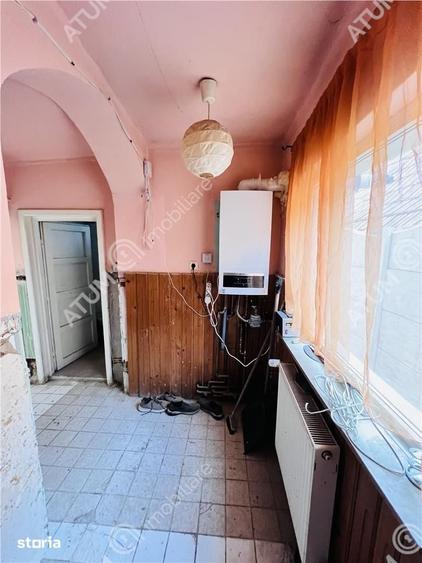 Casă cu 4 camere cu Teren 395 Mp în Trei Stejari