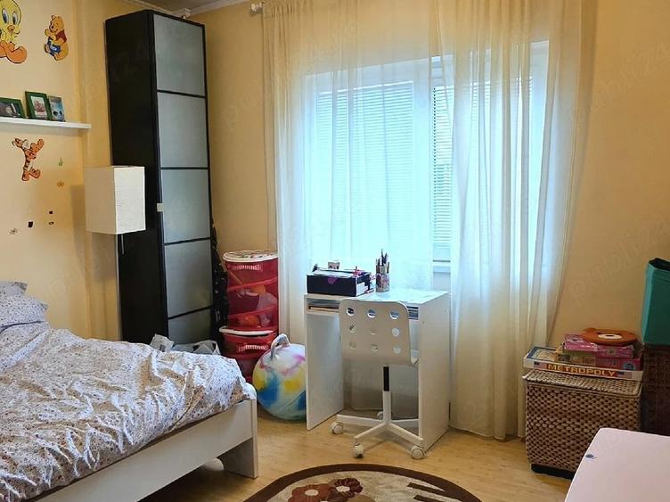 Apartament cu 3 camere decomandat în Cantacuzino
