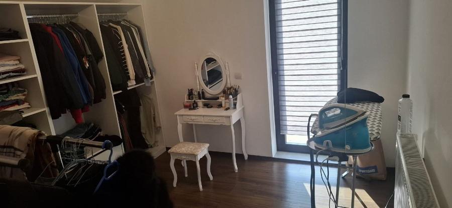 Casă individuală cu 3 camere cu Canalizare în Izvoru (Vânătorii Mici)