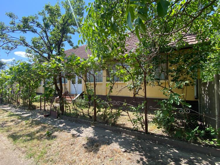 Casă cu 3 camere cu Teren 2000 Mp în Cebza