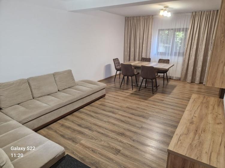 Casă individuală cu 5 camere cu Canalizare în Roșu