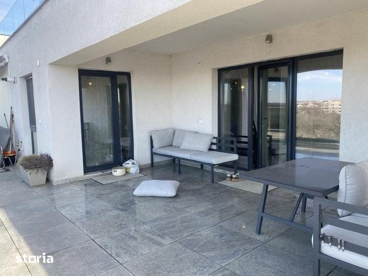 Apartament cu 4 camere decomandat în Străulești