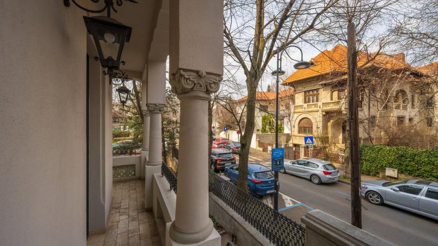 Casă cu 5 camere cu Teren 413 Mp în Dorobanți