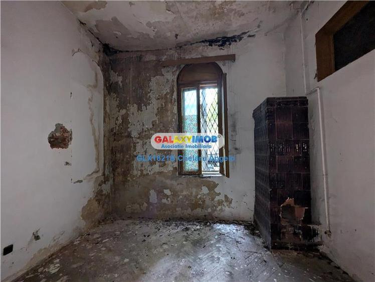Casă cu 10 camere cu Teren 521 Mp în Cișmigiu