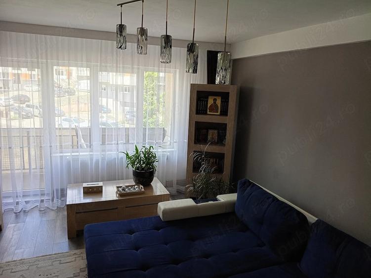 Apartament cu 3 camere decomandat în Central