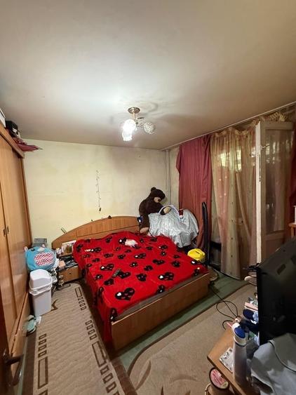 Apartament cu 3 camere decomandat în Berceni