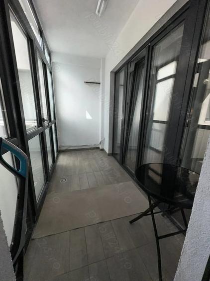 Apartament cu 3 camere semidecomandat, mobilat în Unirii