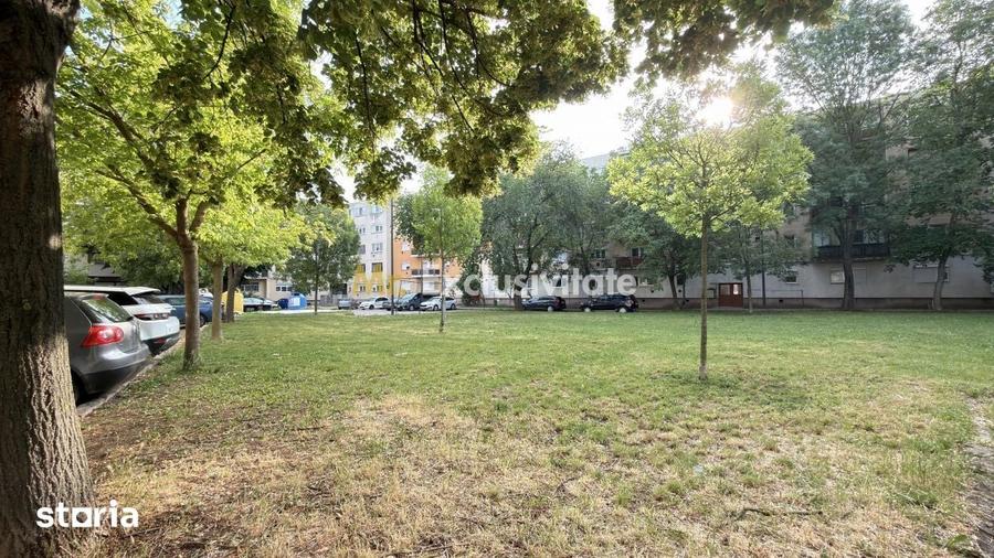 Apartament cu 4 camere semidecomandat în Central