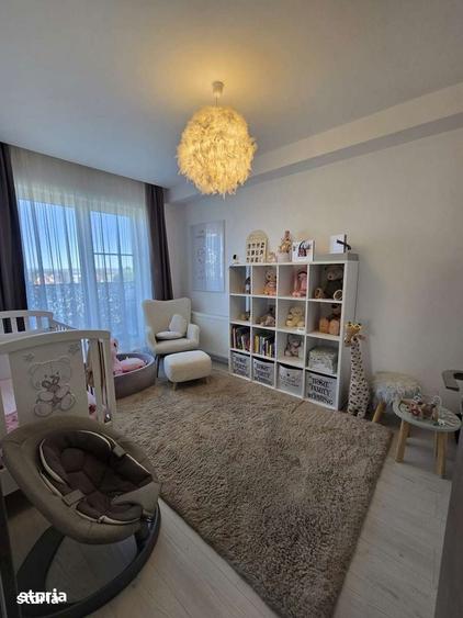 Apartament cu 4 camere decomandat în Unirii
