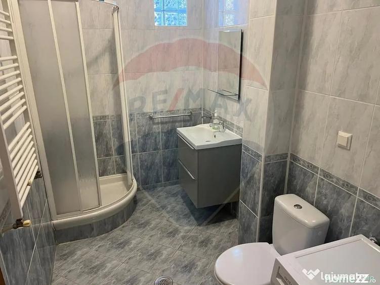 Apartament cu 3 camere semidecomandat în Domenii