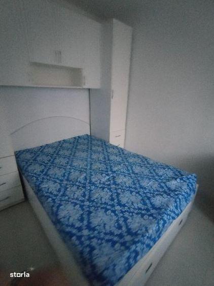 Apartament cu 3 camere semidecomandat, mobilat în Central