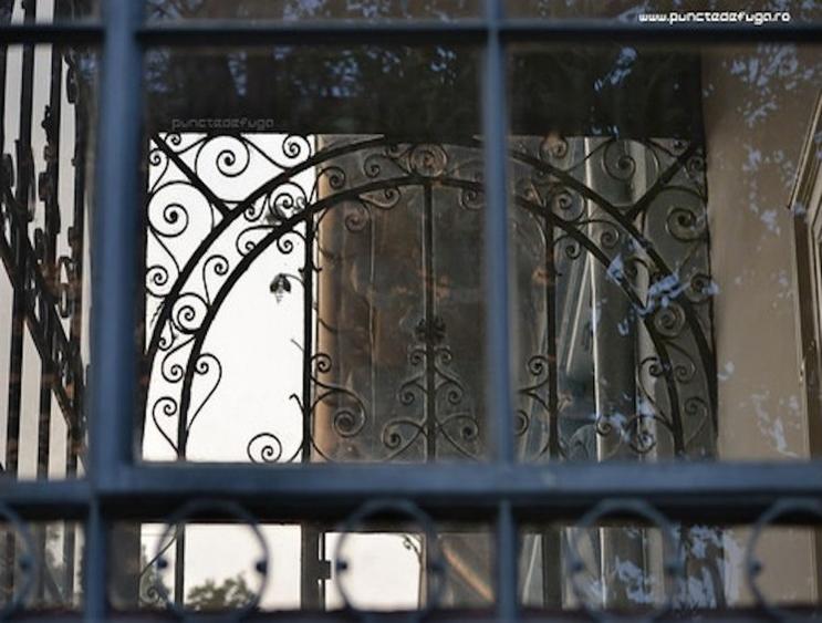 Casă cu 13 camere cu Teren 458 Mp în Armeneasca
