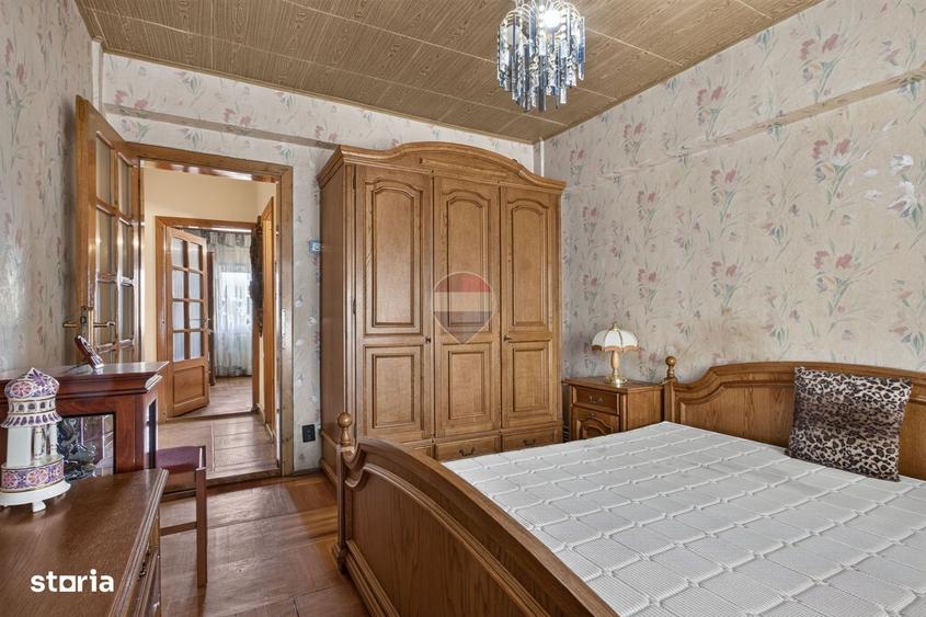 Apartament cu 3 camere decomandat, mobilat în Central