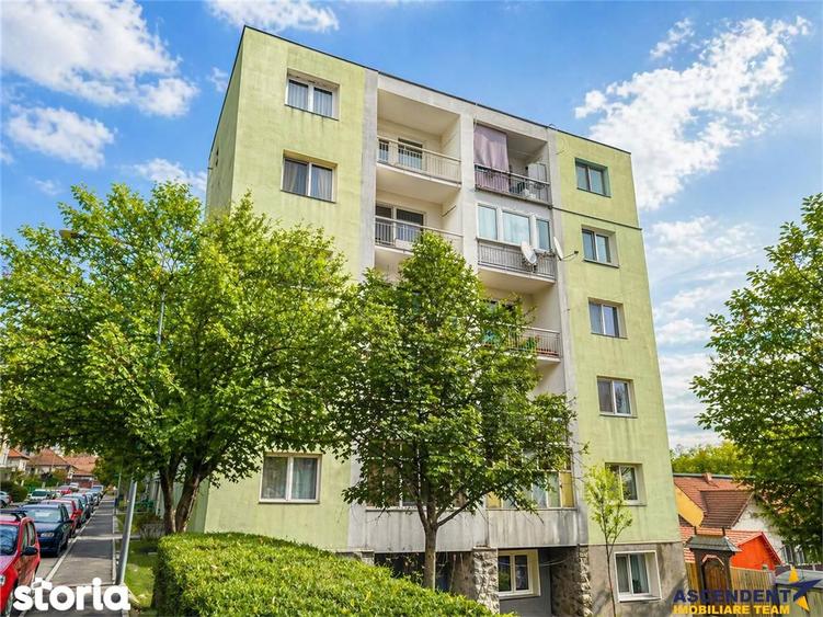 3D& FILM! Apartament 3 camere,etaj 2, areal apreciabil, Simeria,Sfantu - 18