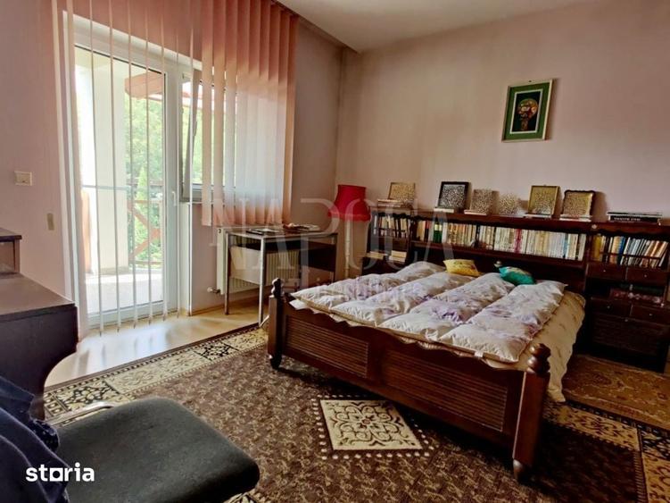 Casă cu 10 camere cu Teren 3090 Mp în Baciu