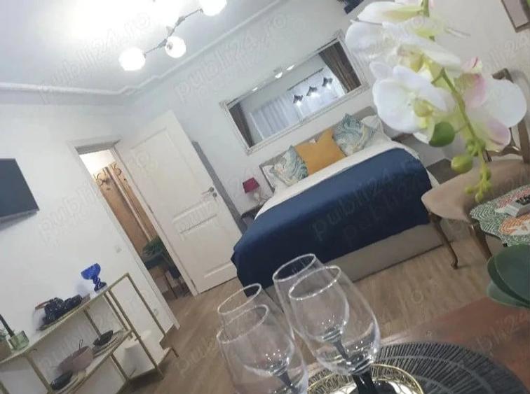 Garsonieră decomandată în 1 Mai