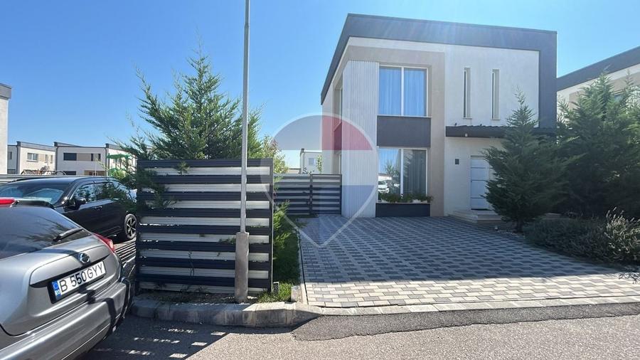 Casă individuală cu 4 camere cu Teren 450 Mp în Tamași