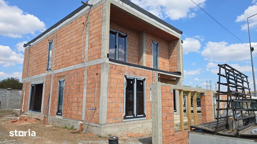 Casă cu 4 camere cu Teren 620 Mp în Sânmartin
