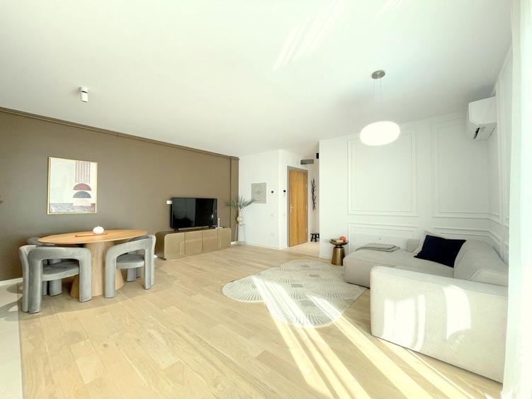 Apartament cu 2 camere decomandat, mobilat în Central
