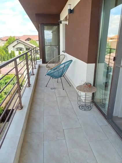Apartament cu 2 camere decomandat în Tractorul