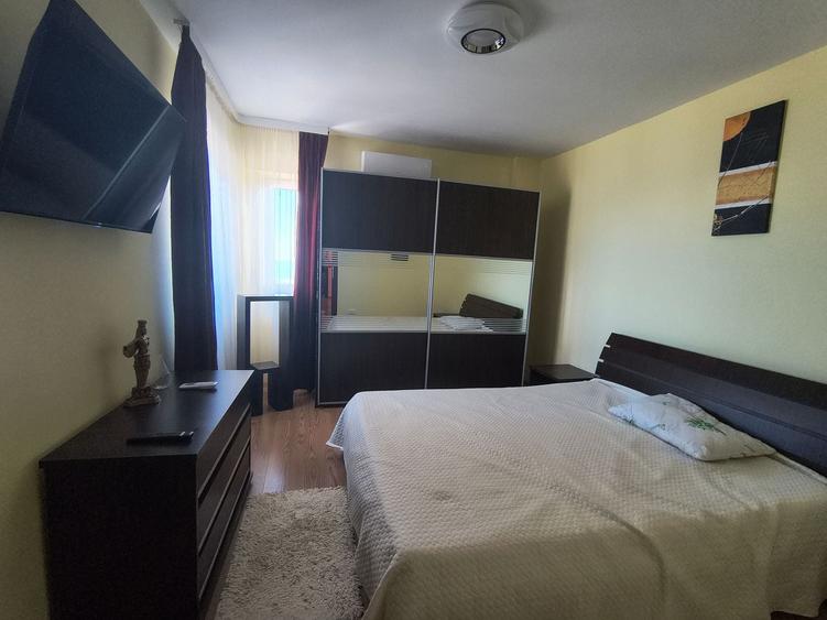 Apartament cu 3 camere decomandat, mobilat în Faleza Nord