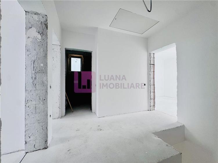 Duplex cu 4 camere cu Canalizare în Central