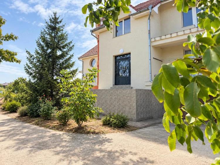 Casă cu 6 camere cu Teren 1000 Mp în Dealuri Oradea