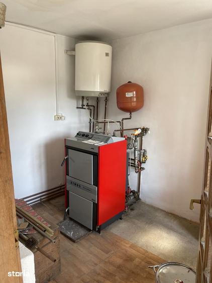 Casă cu 3 camere cu Teren 2300 Mp în Central