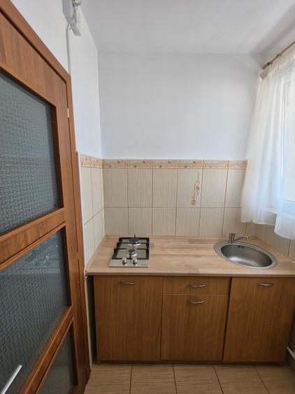Garsonieră decomandată, mobilată în P-ța Muncii