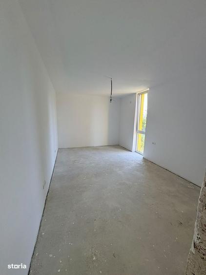 Casă cu 4 camere cu Teren 600 Mp în Dumbrăvița