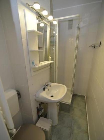 Apartament cu 4 camere decomandat, mobilat în Decebal