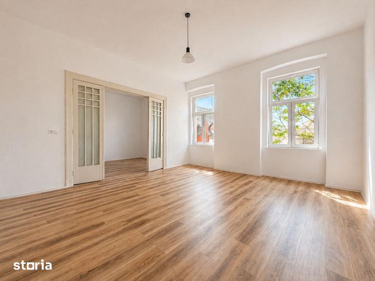 Apartament cu 4 camere în Orașul Nou