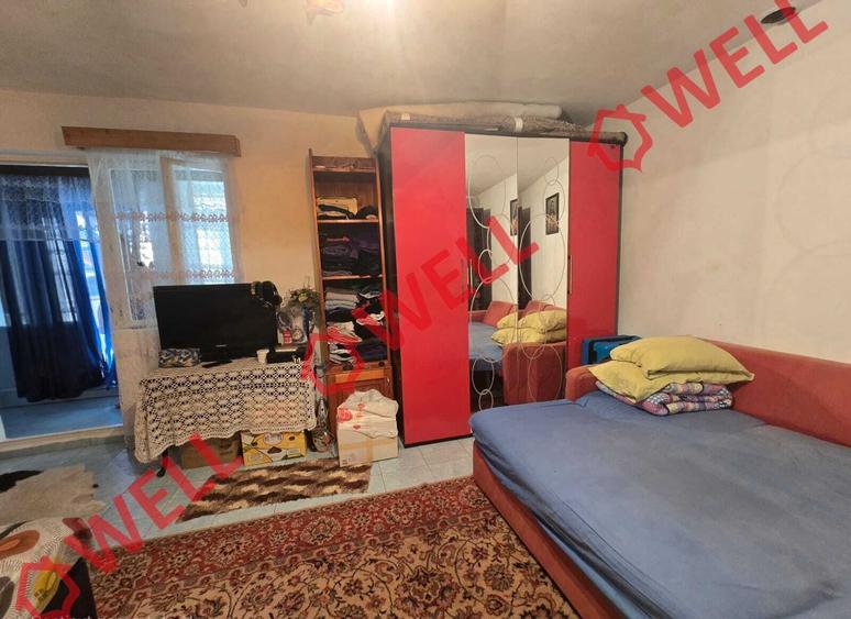 Casă cu 2 camere cu Teren 966 Mp în Sărămaș