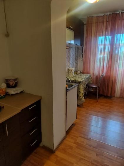 Apartament cu 2 camere decomandat, mobilat în Rovine