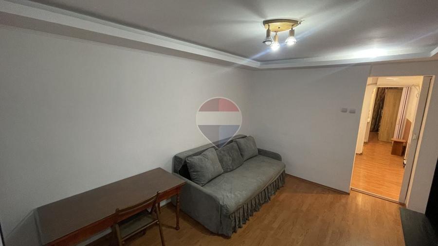 Apartament cu 2 camere decomandat, mobilat în Titan