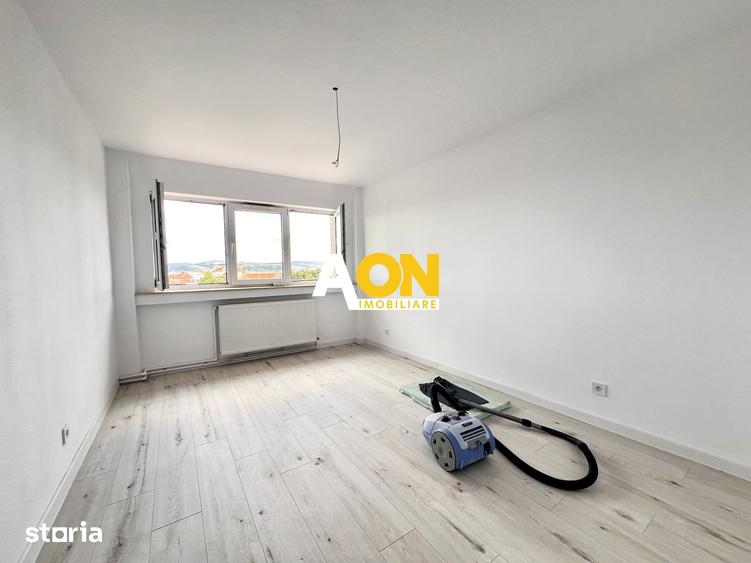 Apartament cu 4 camere decomandat în Cetate