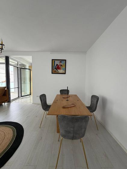 Apartament cu 2 camere semidecomandat în Dumbrăvița