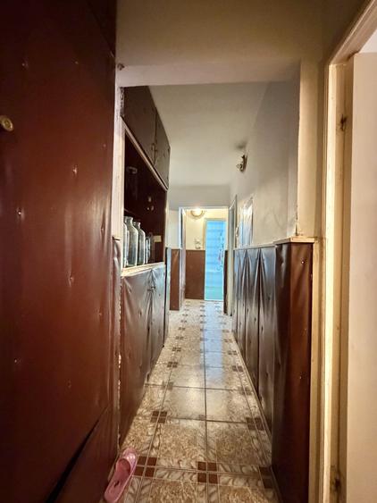 Apartament cu 4 camere decomandat, mobilat în Dâmbovița