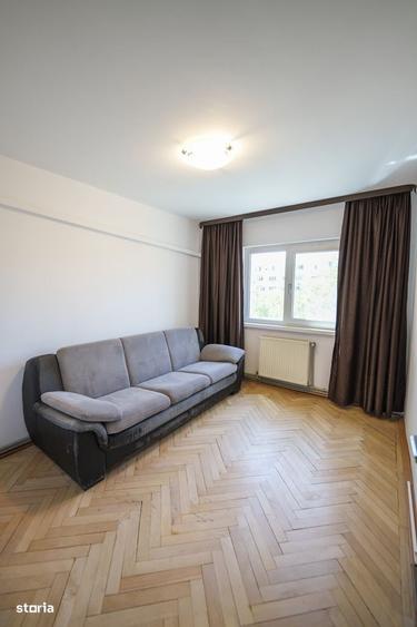 Apartament cu 3 camere decomandat în Albești