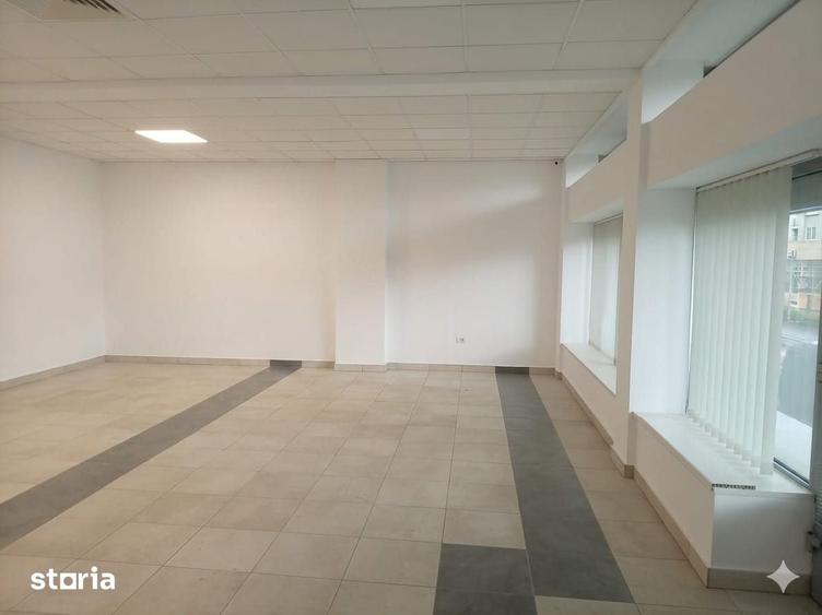 Spațiu comercial, de 330 mp, în Rogerius