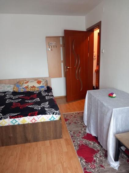 Garsonieră decomandată în Narcisa