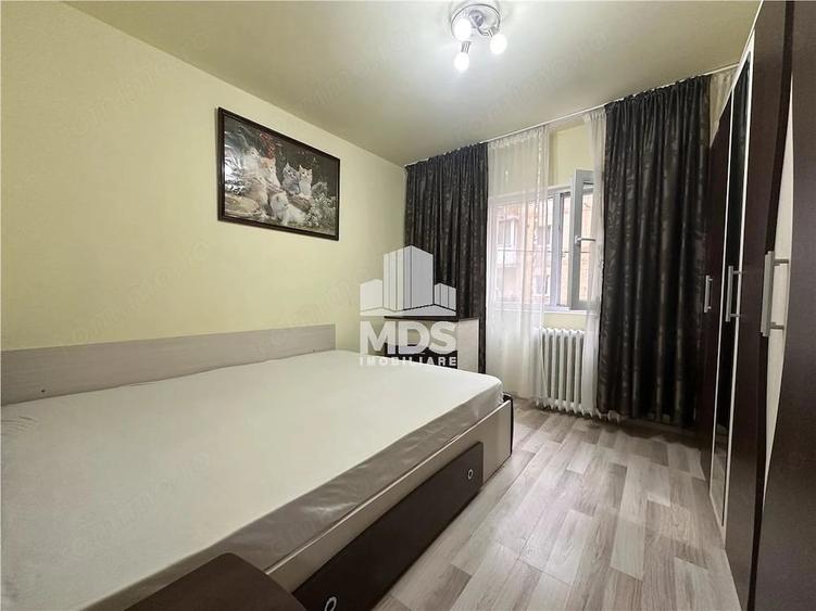 Apartament cu 3 camere semidecomandat în Lipovei