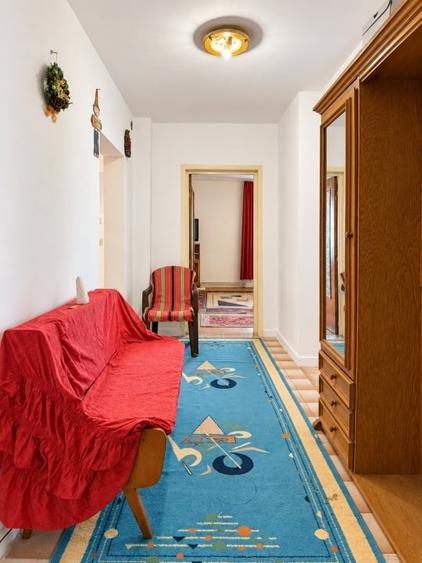 Apartament de 3 camere, situat pe Carpaților - 12