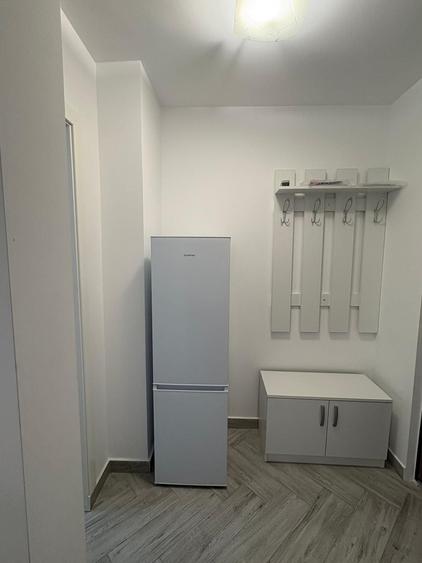 Apartament cu 2 camere semidecomandat în Giurgiului