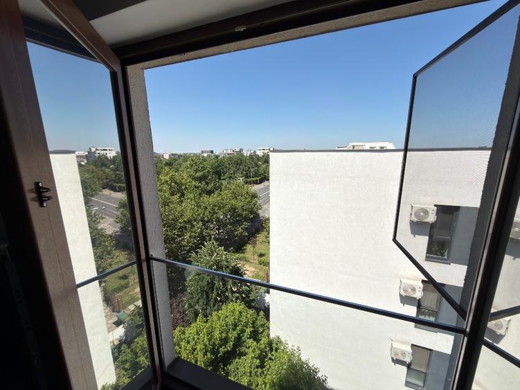 Apartament cu 3 camere decomandat, mobilat în Băneasa