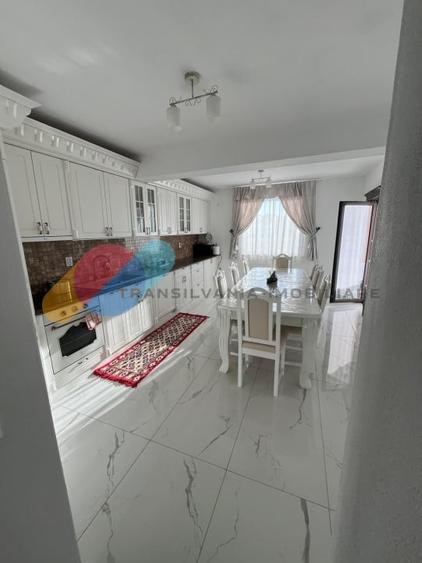 Casă individuală cu 5 camere cu Canalizare în Dezmir