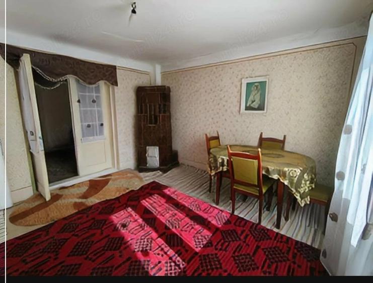 Casă cu Teren 7300 Mp în Adânca