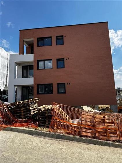 Apartament cu 2 camere semidecomandat în Iris